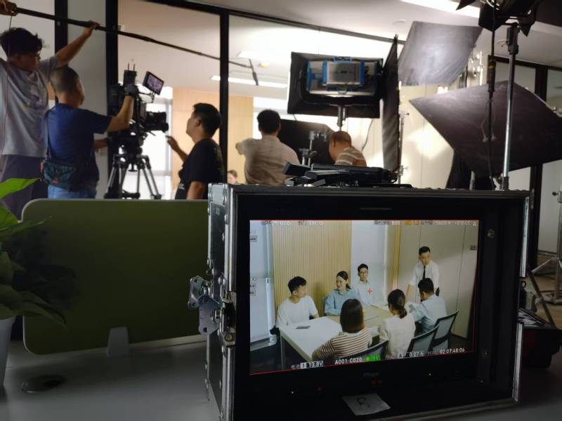 庆元县TVC拍摄公司：科技产品视觉化大师，诠释未来感与功能美学